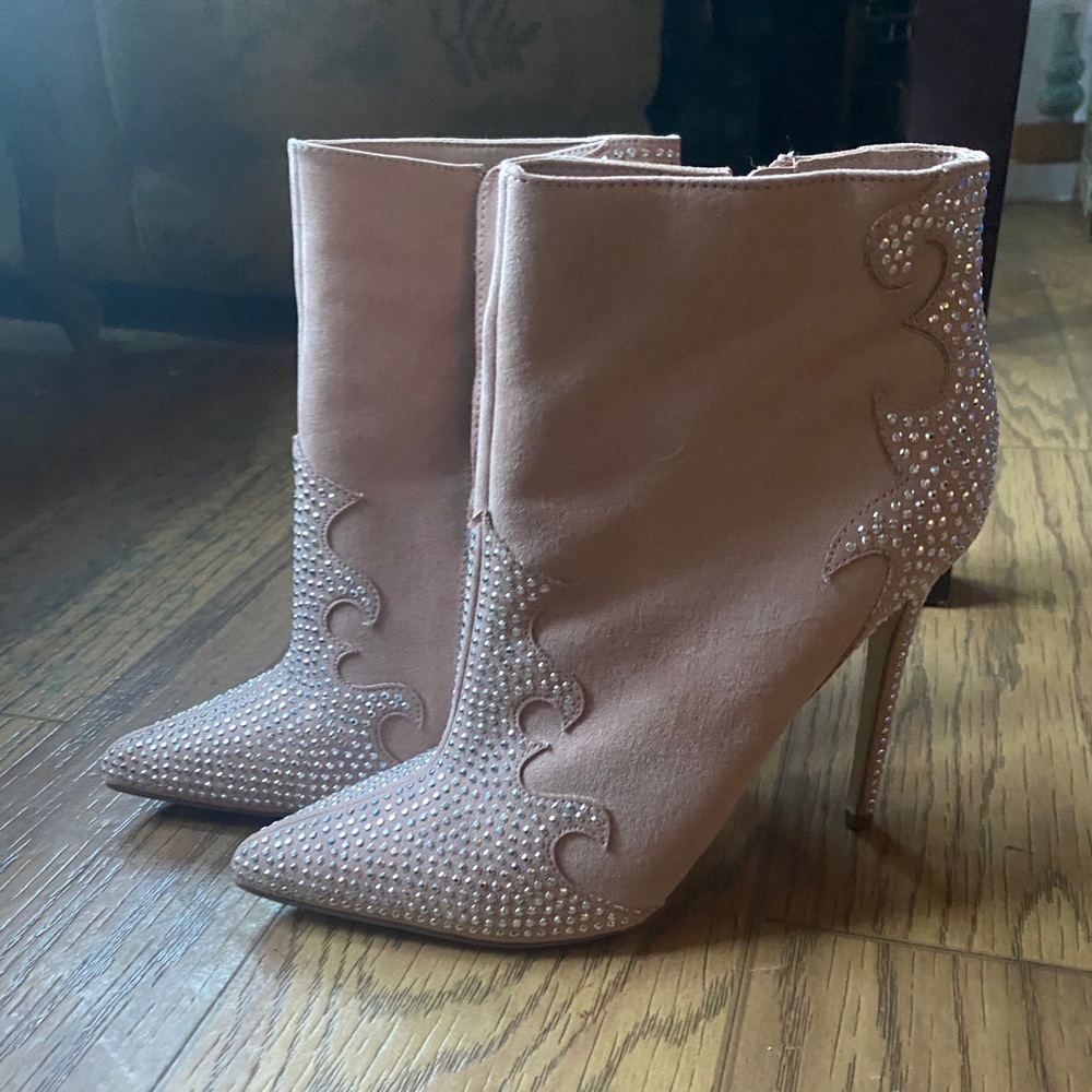 Light pink high heels